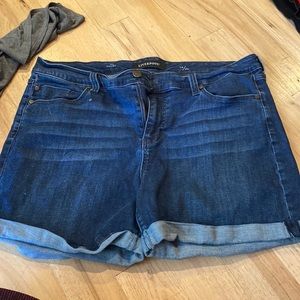 Liverpool shorts super comfy only worn a few times